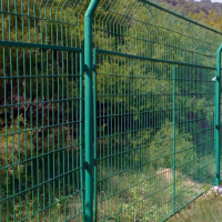 高速公路铁路专用护栏网 铁丝网围栏 包塑围栏网