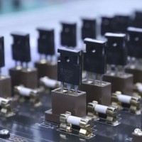 图腾柱无桥PFC中混合碳化硅分立器件Hybrid IGBT