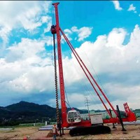 山东履带钻机~河北鼎峰工程机械订做履带钻机