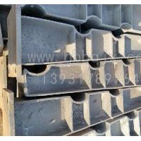 上海防撞护栏支架定做/河北泊泉机械制造供应铸铁桥梁支架